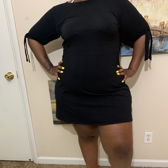 Cute black dress - Picture 1 of 3